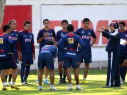 Foto de archivo de Jose Luis Real dirigiendo un entrenamiento de las Chivas. MEXSPORT  /