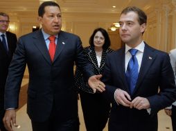 Hugo Chávez se reúne con su homólogo ruso Dmitry Medvedev. AP  /