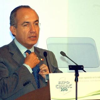 Felipe Calderón  pide a medios no sólo hablar de lo malo