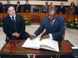 El Ayuntamiento de Guadalajara le entregó las llaves de la ciudad al secretario general de la UIT, Hamadoun Ibrahim Touré. ESPECIAL  /