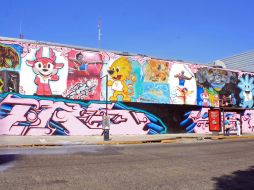 Artistas urbanos locales plasmaron con aerosol algunas disciplinas deportivas de los Juegos Panamericanos. A. HINOJOSA  /