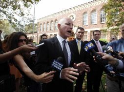 Jerry Brown es el candidato demócrata que luchara por la gubernatura de California contra la ex directora de e-Bay, Meg Whitman. AP  /