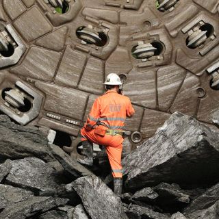 Terminan el túnel más largo del mundo