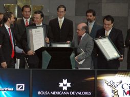 Marcelo Ebrard, y el presidente de la BMV, Luis Téllez, dieron el banderazo de apertura de la bolsa la mañana de ayer. NTX  /