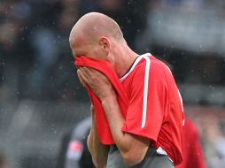 Miroslav Karhan del Mainz lamenta la derrota ante el Hamburgo. AFP  /