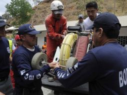 Rescatistas confirman la muerte de al menos dos de los mineros atrapados. AFP  /