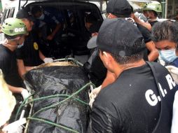 Ultimo cadáver encontrado en la mina de Portovelo. EFE  /