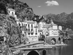 Vista de Almafi, situada a la orilla del Golfo de Salerno, a unos 50 kilómetros de Nápoles. ESPECIAL  /
