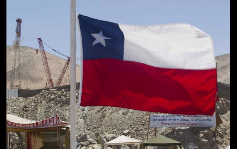 Mineros guardan pacto de silencio para dar a conocer al mundo el suceso de Chile.EFE  /
