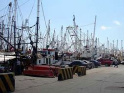 Los botes pesqueros en Sinaloa se encontraban varados en el malecón. EL UNIVERSAL  /