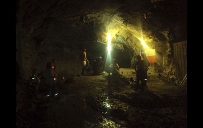 Fotografía del 13 de octubre, al momento de iniciar la operación de rescate en el interior de la mina San José. AP  /