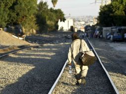 Buscarán a los inmigrantes sudamericanos extraviados por rutas de ferrocarril. ARCHIVO  /