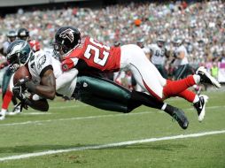 DeSean Jackson de las Águilas atrapando el balón. AP  /