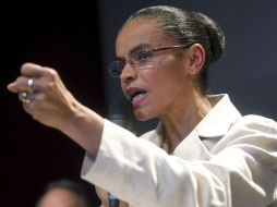 Marina Silva afirmó que el no alinearse con un candidato le permitirá seguir como ‘‘moderadora’’ las elecciones en Brasil. AP  /