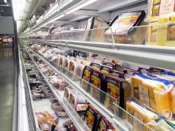 Ante la baja en la venta a los clientes habituales, los clubes de precios buscan atraer a otros consumidores. ESPECIAL  /