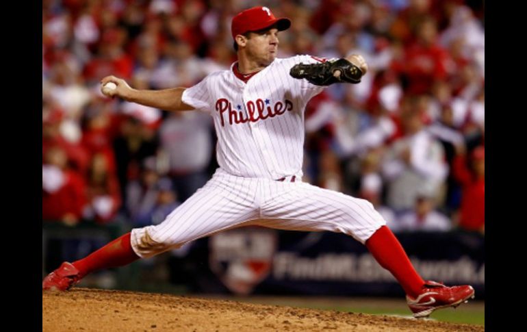 El abridor estelar Roy Oswalt, en ocho episodios ha llevado a los Filis de Filadelfia a conseguir la victoria. AFP  /