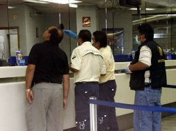 Personal de la Procuraduría del Estado realiza las indagatorias correspondientes, peritos del IJCF aseguraron las llaves. ARCHIVO  /