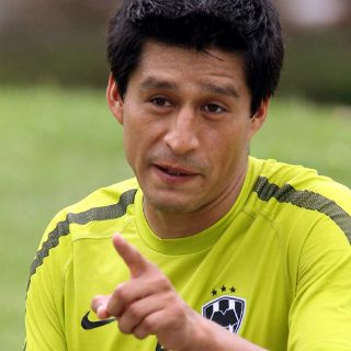 Deben dejar trabajar a De la Torre si llega a dirigir al Tri