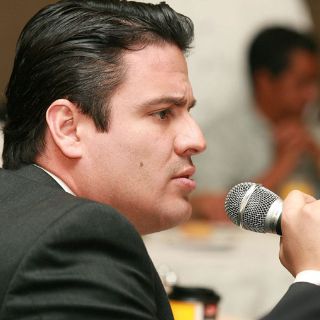 Aristóteles pide que se escuche a los alcaldes