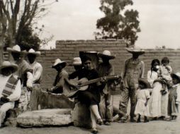 En la exposisción Tina presenta una sociedad cansada y con la esperanza de ver cumplido los objetivos de la Revolución Mexicana. EFE  /