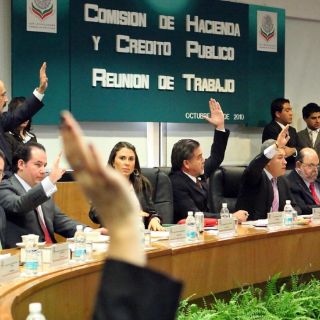 A un día del plazo, diputados inician debate por Ley de Ingresos