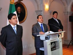 El gobernador de Guanajuato (centro) aceptó la renuncia de Mosqueda Martínez (der.). ESPECIAL  /