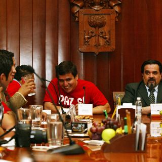 Gobierno entrega a UdeG cheques por 91 MDP