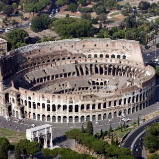 Abren al público los subterráneos del Coliseo romano