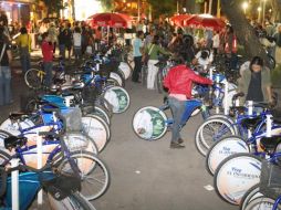 Un ciclopuerto con capacidad para 200 bicicletas, fue inaugurado anoche en el Parque Revolución. A. CAMACHO  /