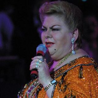Paquita la del Barrio prende a sus seguidoras tapatías