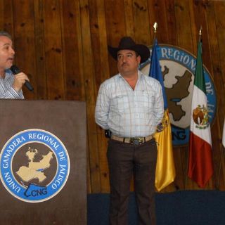 Emilio se compromete impulsar sector ganadero en cuatro puntos