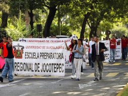Manifestación 27 para pedir recursos al Ejecutivo para la universida, donde participó la Preparatoria regional de Jocotepec. E. BARRERA  /