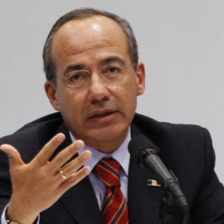 Ley de Ingresos puede impulsar economía: Calderón