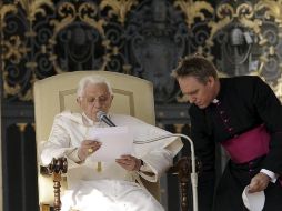 El Papa Benedicto XVI durante la audiencia general, en la Plaza de San Pedro. EFE  /