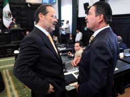 Gustavo Madero, del PAN, y Carlos Navarrete, del PRD, durante la sesión ordinaria de hoy del Senado. EL UNIVERSAL  /