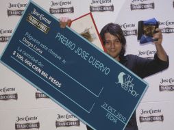 El actor recibió un cheque por 100 mil pesos que utilizará para impulsar sus proyecto. S.NÚÑEZ  /