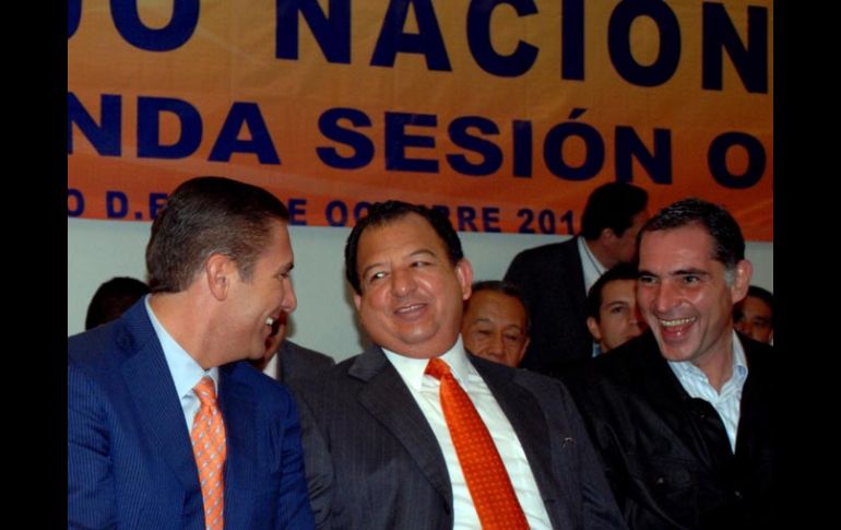 Rafael Moreno Valle, Luis Walton y Gabino Cué, durante la reunión del Consejo Nacional de Convergencia. EL UNIVERSAL  /