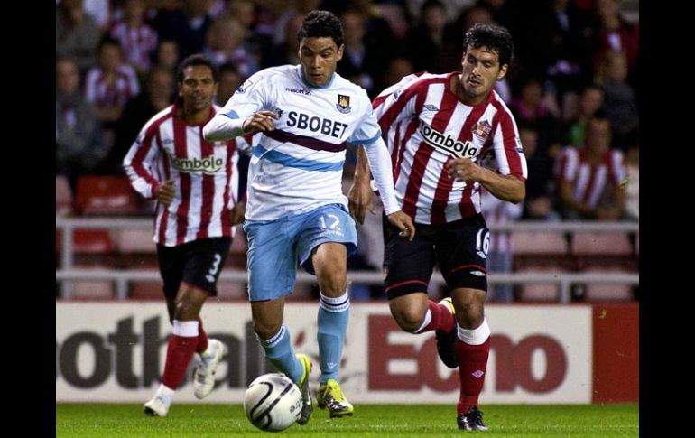 El mediocampista mexicano Pablo Barrera está disponible para ver actividad este sábado con el West Ham United. MEXSPORT  /