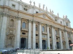 Federico Lombardi director de la Sala de Prensa del Vaticano dijo que analizarán la razón de los jueces para bloquear 30 mdd. ARCHIVO  /