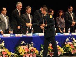 El titular de la SSJ, Alfonso Petersen Farah, indicó que esta es la primera vez que se entregan medallas a los médicos. A. HINOJOSA  /