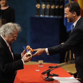 Distinguen la defensa de los valores humanos