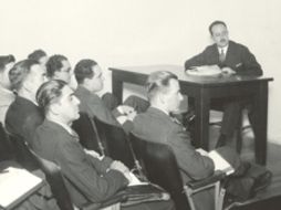 Alfredo Chavero impartiendo clases. ESPECIAL  /