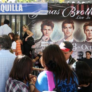 Los Jonas Brothers cautivan a sus seguidores