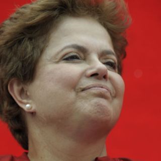 Dilma Rousseff lleva cómoda ventaja al opositor José Serra
