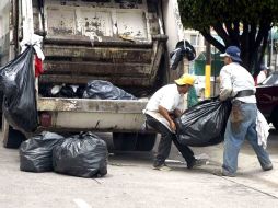 En cerca de 55 colonias se recolectaron sillones, colchones, llantas, plásticos, vidrio, entre otros. ARCHIVO  /