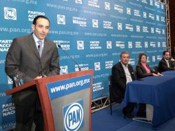 Roberto Gil Zuarth se registró este domingo como candidato a la dirigencia nacional del PAN. NTX  /