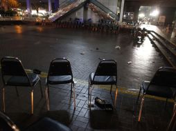 Sillas vacías se observan en el Palacio Municipal tras la estampida registrada este domingo. REUTERS  /