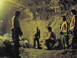 Imagen del diario ‘‘La Tercera’’ del interior de la mina en donde permanecieron atrapados por 70 días los 33 trabajadores. ESPECIAL  /