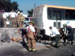 Cruz Roja, Cruz Verde y Bomberos del municipio acudieron a apoyar. M. PATIÑO  /