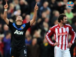 Javier 'Chicharito' Hernández festejando su segundo gol, con el que otorgó la victoria al ManU. AFP  /